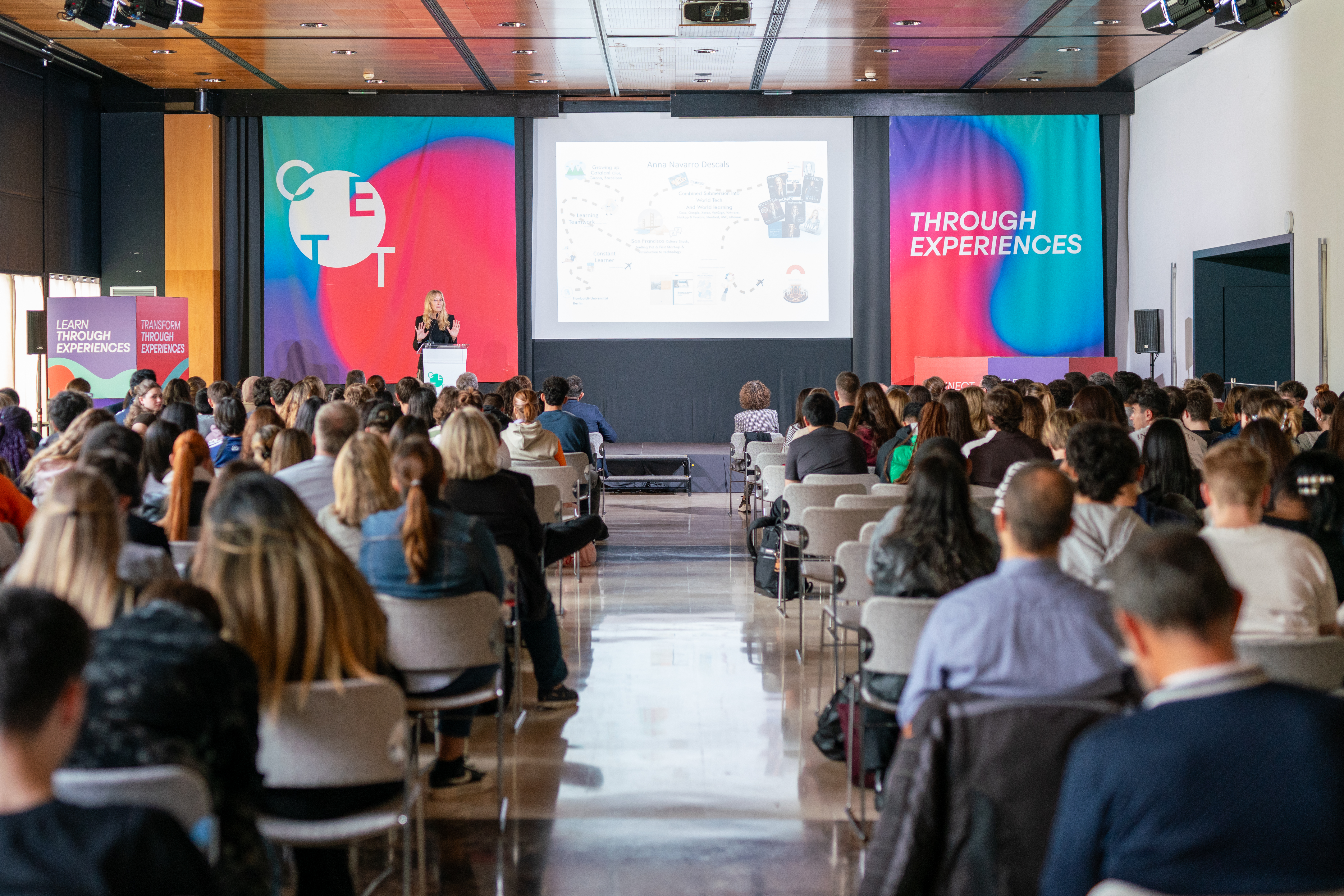 Photography from: Anna Navarro Descals: "Es tan importante saber escribir el cómo, como ser bueno en el qué" | CETT